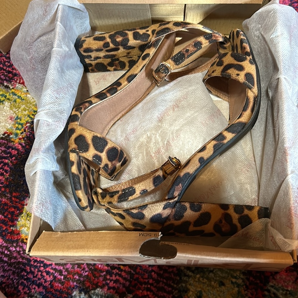 Block 3” heels leopard print, ankle buckles, like new